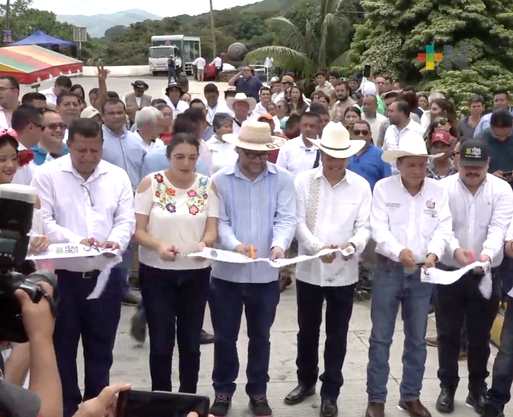 Inaugura Cuitláhuac García el nuevo boulevard del Tegogolo, en Catemaco